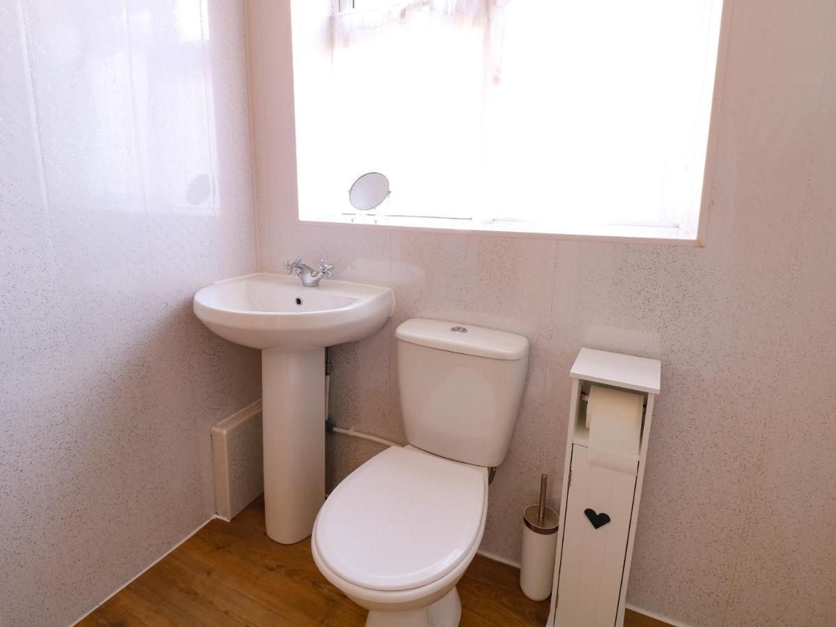 Lillies Pad Villa Тетфорд Екстериор снимка